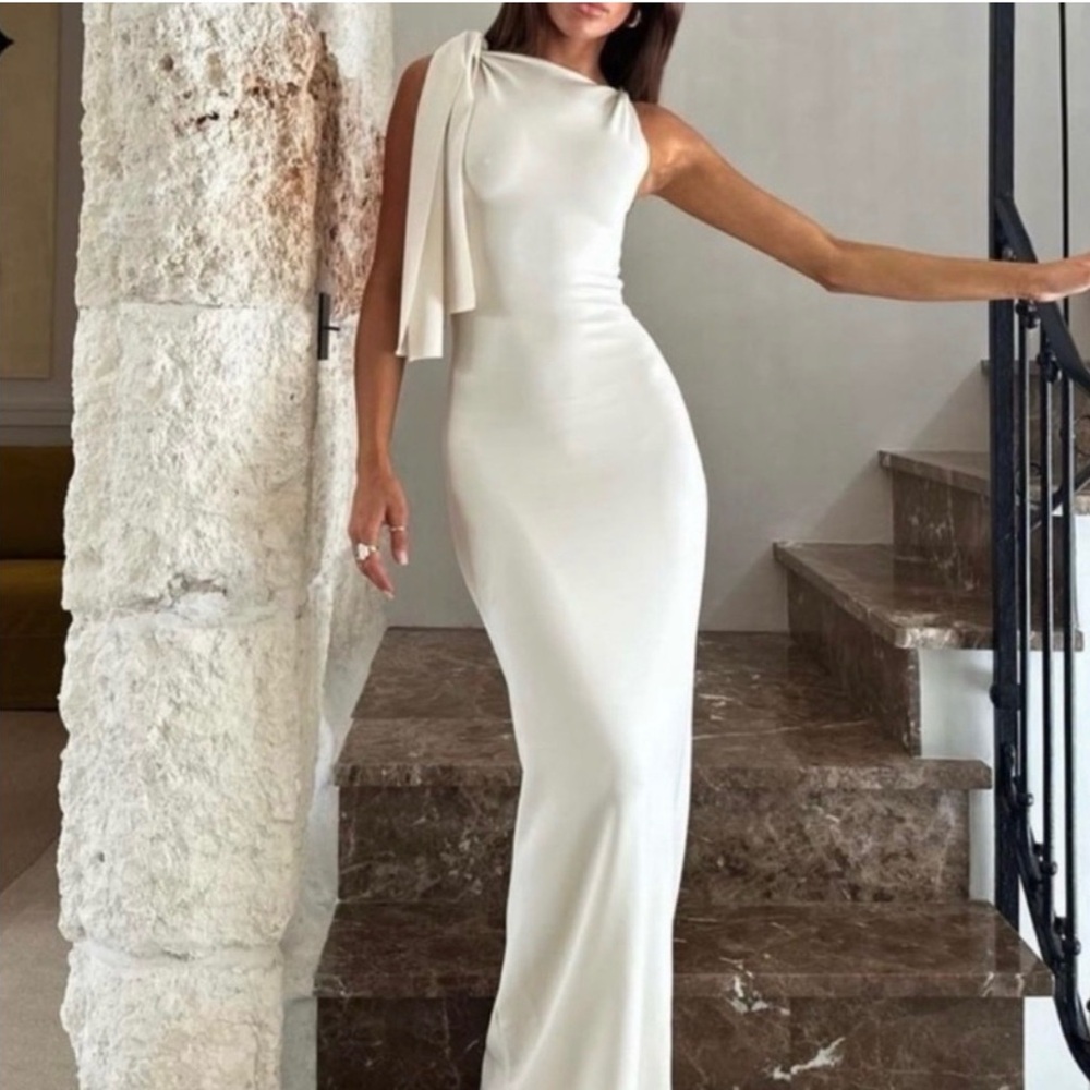Commense Cream Maxi Dress